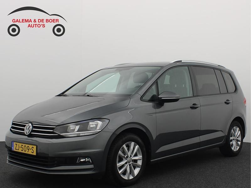 Grijs Gebruikt 2019 VW Touran Comfortline MPV | € 23.283 (Eerlijke prijs) - Afbeelding 1/4