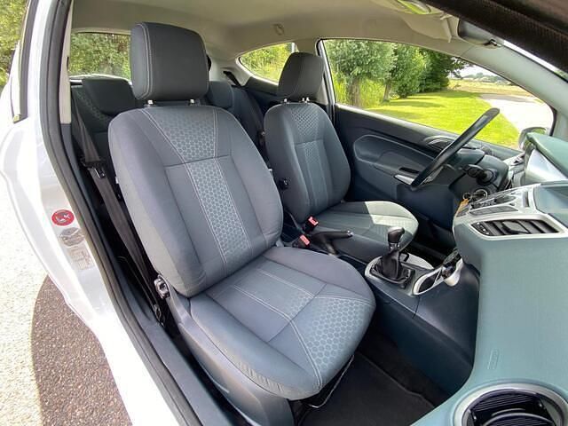 Wit Gebruikt 2010 Ford Fiesta Titanium Hatchback | € 3.995 (Iets duurder) - Afbeelding 1/4