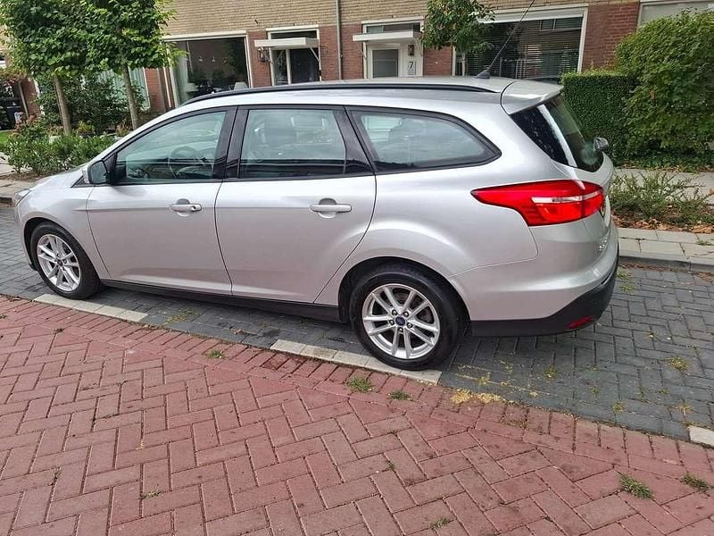 Zilver Gebruikt 2017 Ford Focus Stationwagen | € 5.250 (Goede deal) - Afbeelding 1/4