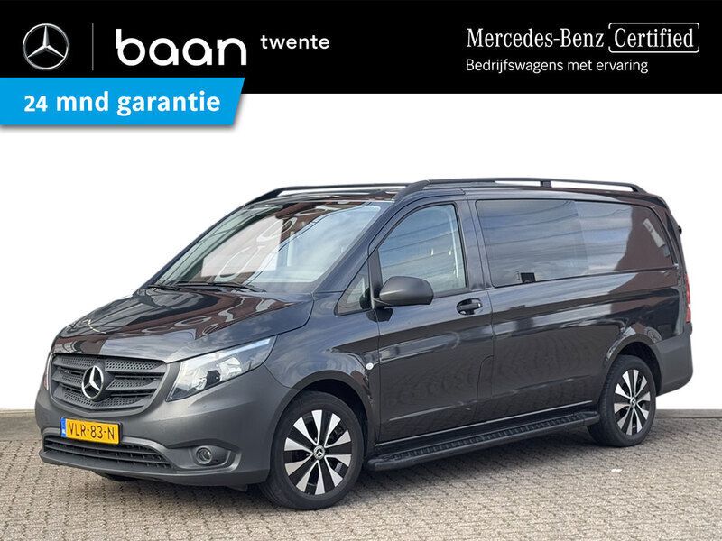 Grijs Gebruikt 2021 Mercedes Vito MPV | € 34.950 - Afbeelding 1/4