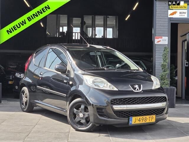 Zwart Gebruikt 2012 Peugeot 107 Hatchback | € 3.294 (Eerlijke prijs) - Afbeelding 1/4