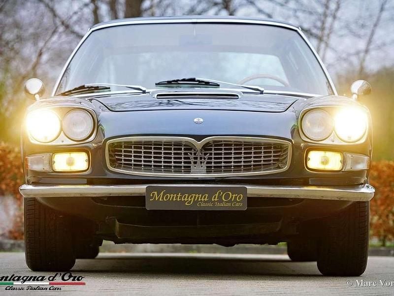 Blauw Occasion 1970 Maserati Quattroporte Sedan | € 87.950 - Afbeelding 1/4
