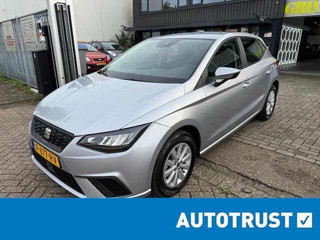 Grijs Gebruikt 2022 Seat Ibiza Style Hatchback | € 13.850 (Eerlijke prijs) - Afbeelding 1/4