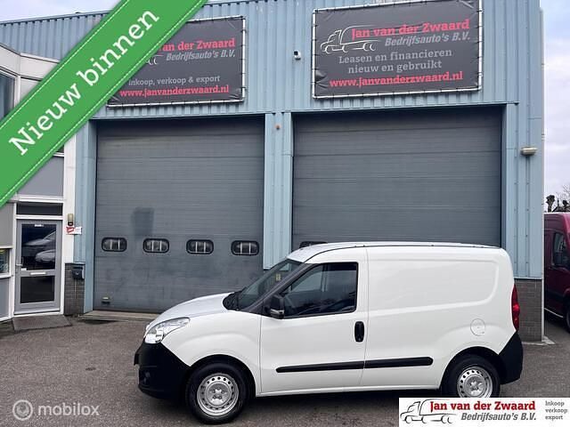 Wit Occasion 2018 Opel Combo Edition Van | € 6.750 (Eerlijke prijs) - Afbeelding 1/4