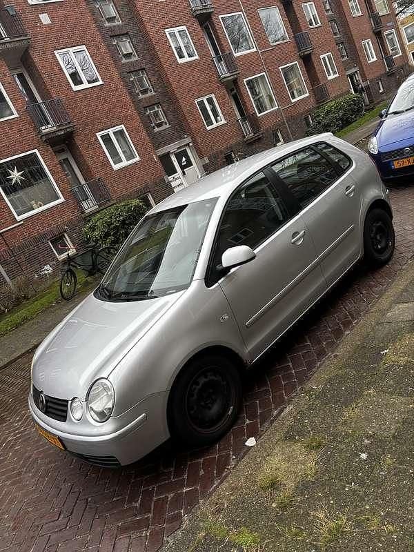 Zilver Gebruikt 2003 VW Polo Hatchback | € 1.200 (Goede deal) - Afbeelding 1/4