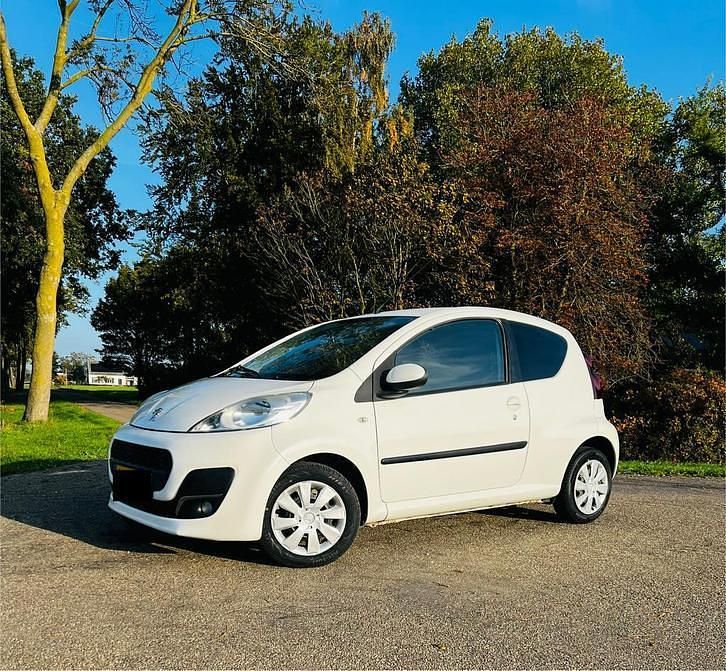Gebruikt 2012 Peugeot 107 Hatchback | € 2.375 (Eerlijke prijs) - Afbeelding 1/4