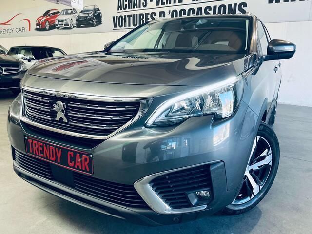 Grijs Gebruikt 2018 Peugeot 5008 Allure+ MPV | € 18.900 (Goede deal) - Afbeelding 1/4