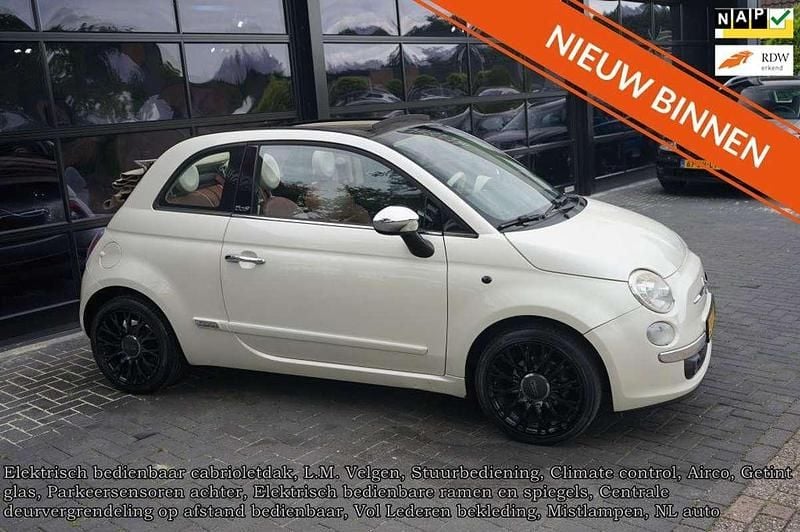 Creme Gebruikt 2011 Fiat 500C Rock Cabriolet | € 5.440 (Iets duurder) - Afbeelding 1/4