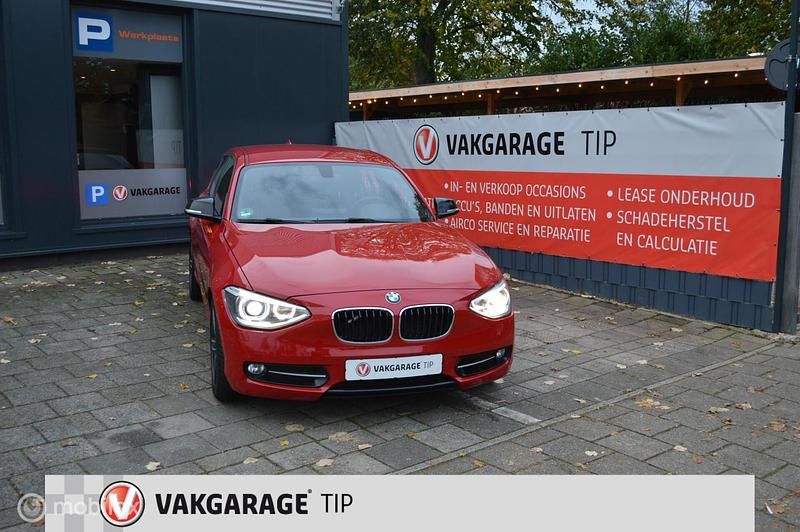Rood Occasion 2012 BMW 116 M Sport Hatchback | € 7.750 (Eerlijke prijs) - Afbeelding 1/4