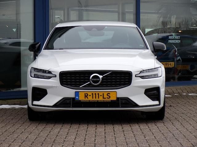 Occasion Volvo S60 R-Design 177 PK (130 kW) 2022 Wit (metallic) Sedan