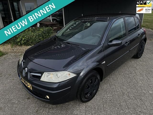 Grijs Occasion 2008 Renault Mégane III Business Hatchback | € 3.950 (Eerlijke prijs) - Afbeelding 1/4