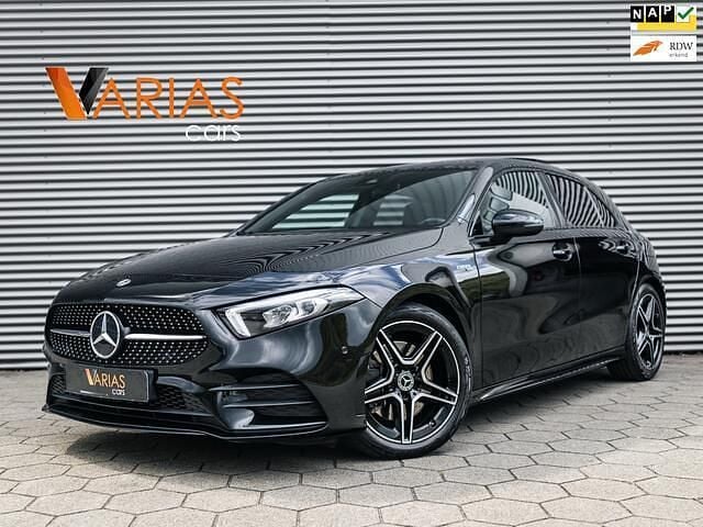 Zwart Gebruikt 2020 Mercedes A220 Premium Plus Hatchback | € 31.950 (Iets duurder) - Afbeelding 1/4