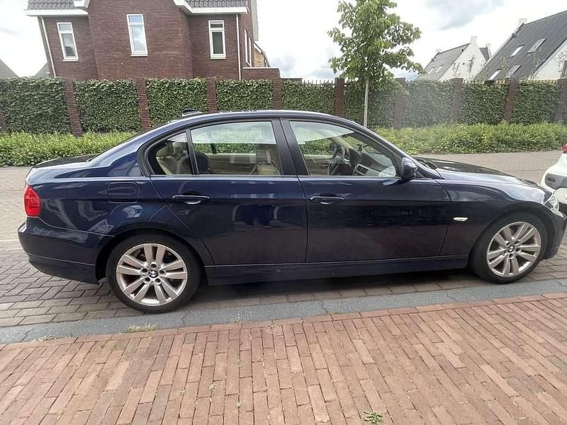 Gebruikt 2011 BMW 318 Luxury Line Sedan | € 7.599 (Duur) - Afbeelding 1/4