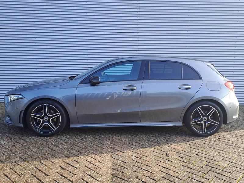 Occasion Mercedes A180 Business 136 PK (100 kW) 2021 Grijs metallic Hatchback
