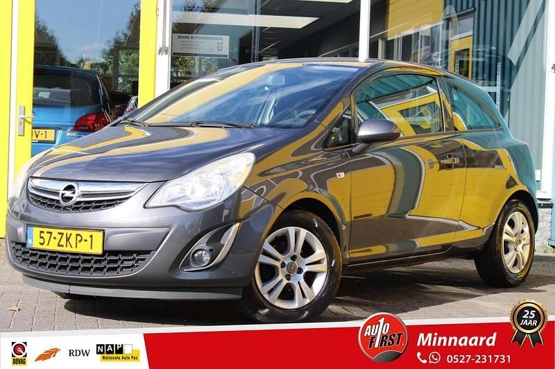 Grijs Gebruikt 2012 Opel Corsa Hatchback | € 5.250 (Iets duurder) - Afbeelding 1/4