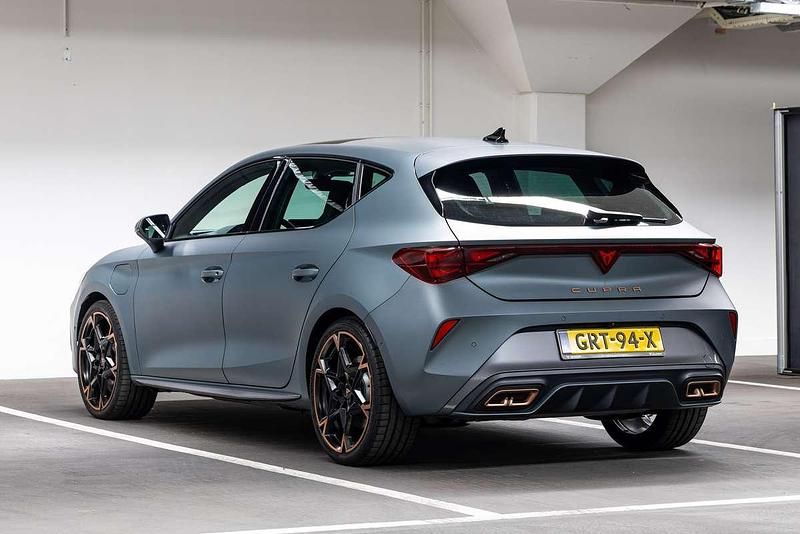 Occasion Cupra Leon VZ 150 PK (110 kW) 2024 Grijs Hatchback