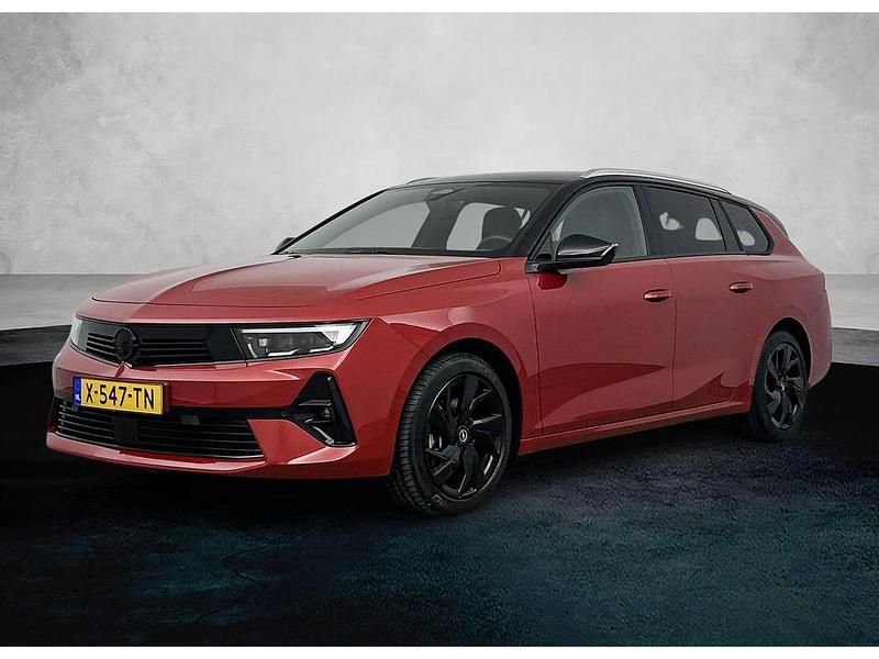 Rood Gebruikt 2024 Opel Astra Stationwagen | € 27.275 (Eerlijke prijs) - Afbeelding 1/1