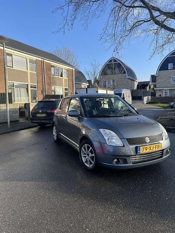 Occasion Suzuki Swift 92 PK (67 kW) 2007 Grijs Hatchback