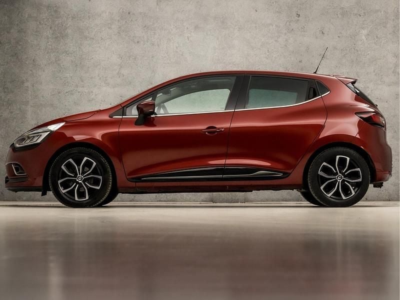 Occasion Renault Clio IV Intens 2017 Rood Hatchback