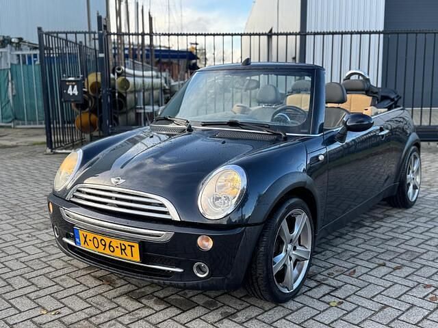 Zwart Gebruikt 2005 Mini ONE Hatchback | € 3.250 (Eerlijke prijs) - Afbeelding 1/4