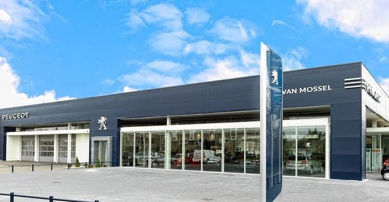 Occasion Citroën e-C4 Shine 114 kW (156 PK) 2023 Wit Sedan