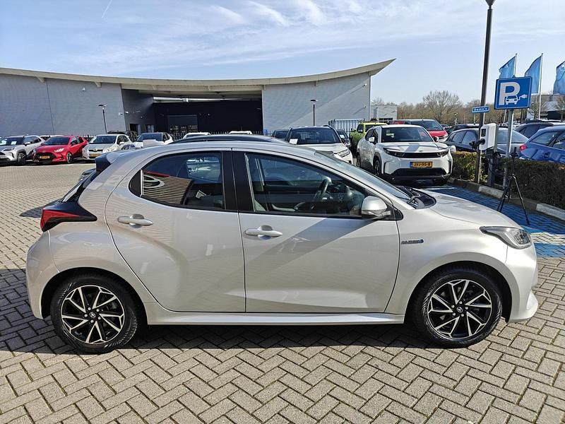 Occasion Toyota Yaris 116 PK (85 kW) 2021 Grijs Hatchback
