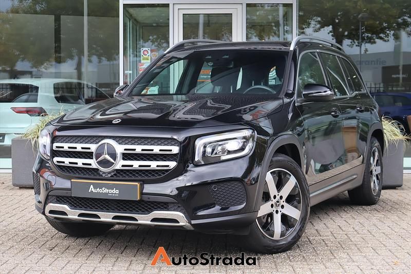 Zwart Gebruikt 2021 Mercedes GLB200 Business SUV | € 32.700 (Super prijs) - Afbeelding 1/4