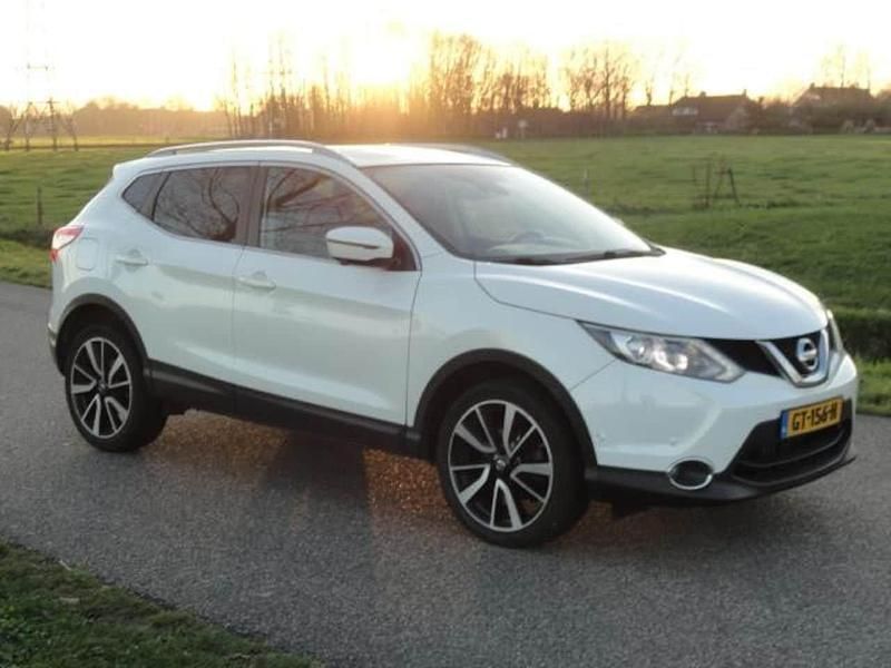 Wit Gebruikt 2015 Nissan Qashqai 360º SUV | € 10.995 (Super prijs) - Afbeelding 1/4