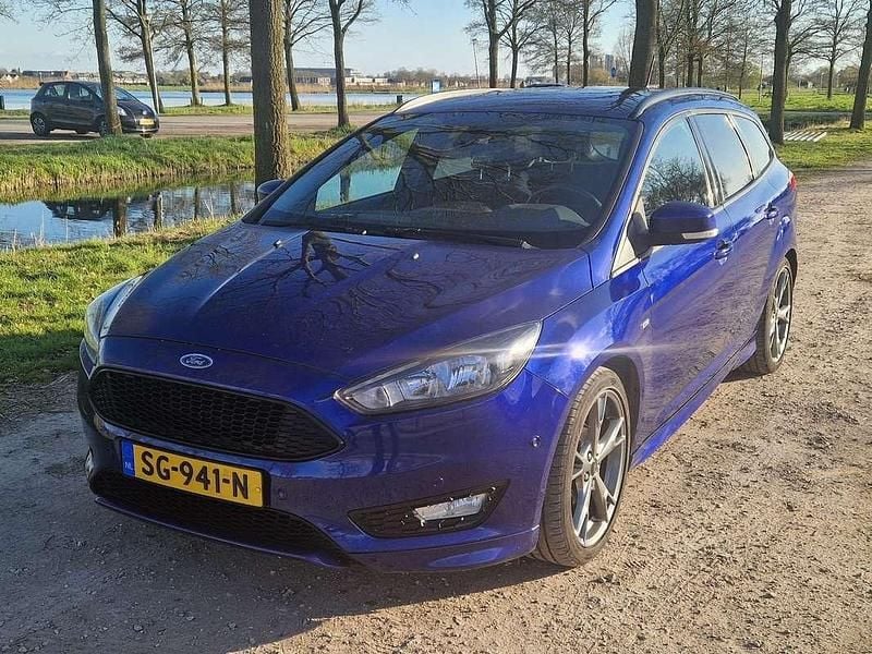 Blauw Gebruikt 2018 Ford Focus ST-Line Stationwagen | € 7.500 (Super prijs) - Afbeelding 1/4