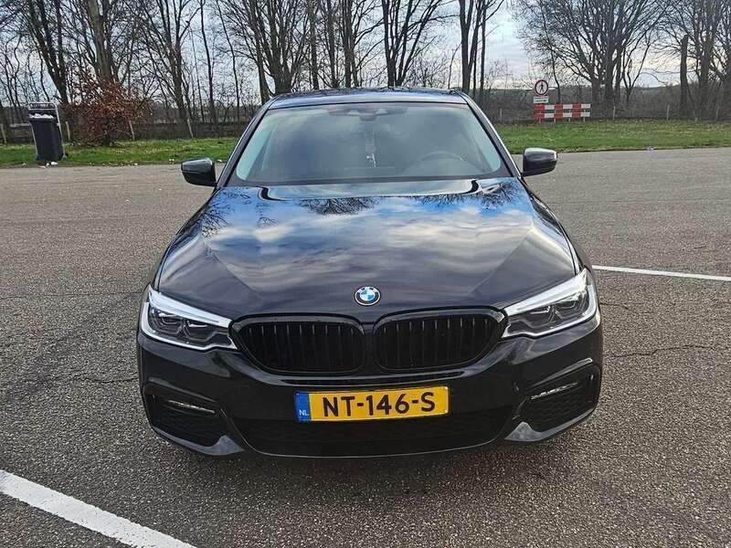 Zwart Gebruikt 2017 BMW 530 Sedan | € 25.000 (Duur) - Afbeelding 1/4