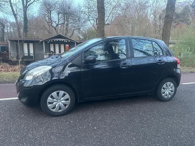 Occasion Toyota Yaris 69 PK (50 kW) 2009 Zwart Hatchback