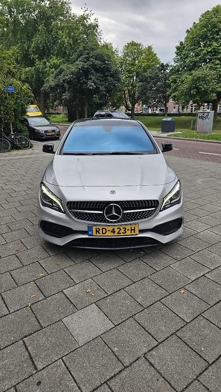 Gebruikt 2017 Mercedes CLA180 Sedan | € 9.999 (Super prijs) - Afbeelding 1/4