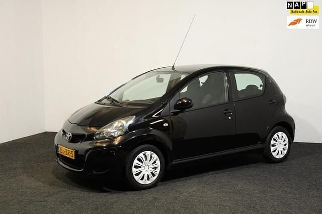 Zwart Gebruikt 2009 Toyota Aygo Comfort Hatchback | € 3.499 (Eerlijke prijs) - Afbeelding 1/4