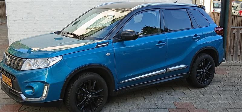 Blauw Occasion 2019 Suzuki Vitara SUV | € 19.999 (Iets duurder) - Afbeelding 1/4