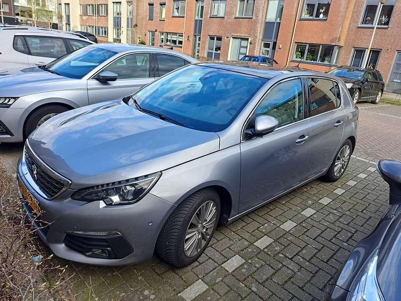 Zilver Gebruikt 2017 Peugeot 308 Allure Hatchback | € 10.500 (Eerlijke prijs) - Afbeelding 1/4