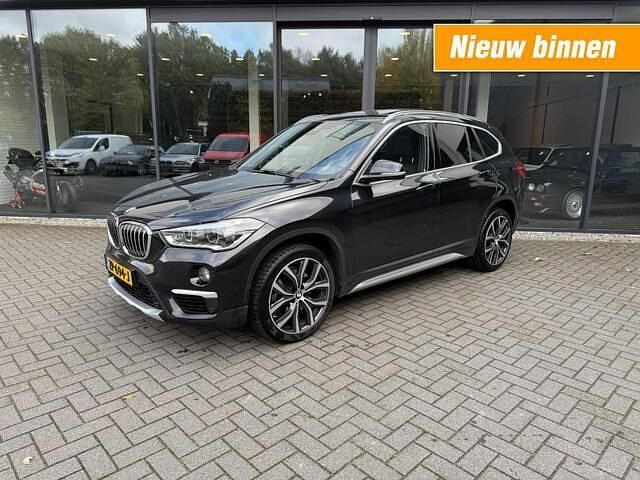Zwart Gebruikt 2019 BMW X1 SUV | € 22.900 (Eerlijke prijs) - Afbeelding 1/4