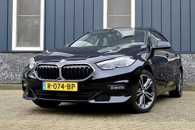 Zwart Gebruikt 2022 BMW 218 Sport Line Coupé | € 25.950 (Eerlijke prijs) - Afbeelding 1/4