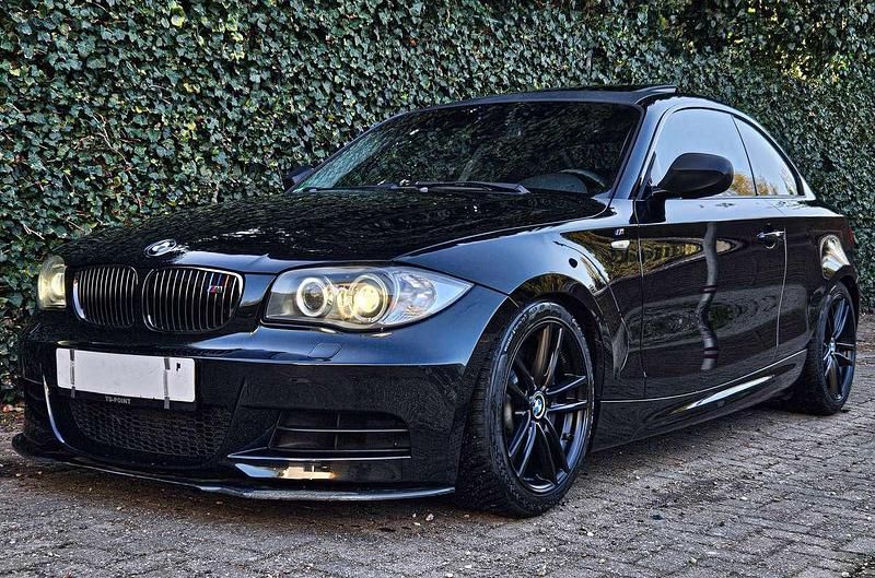 Zwart Gebruikt 2010 BMW 135 Coupé M Sport Coupé | € 26.850 - Afbeelding 1/4