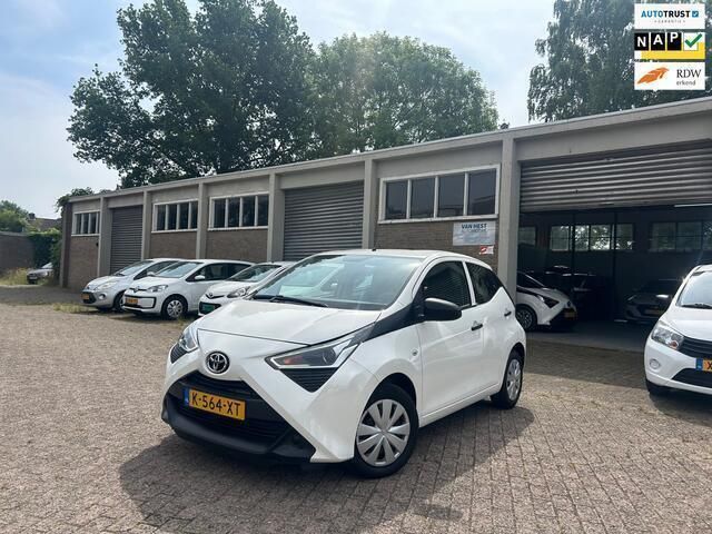 Wit Gebruikt 2021 Toyota Aygo Hatchback | € 10.495 (Goede deal) - Afbeelding 1/4