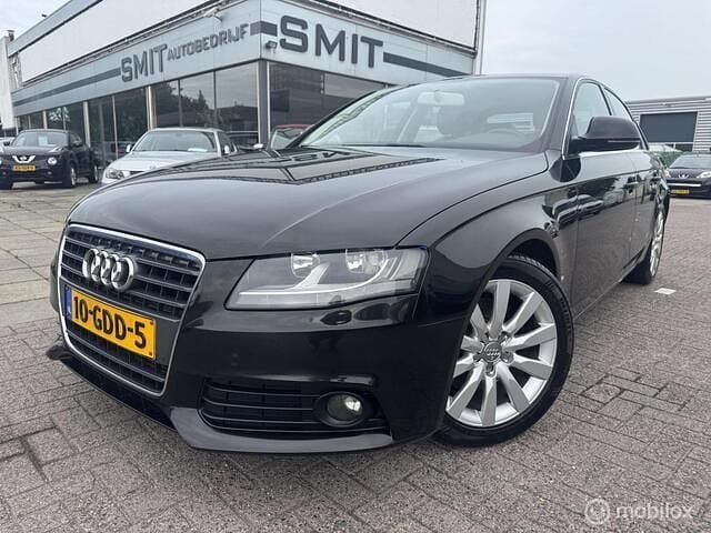 Zwart, metallic lak Gebruikt 2008 Audi A4 Business Sedan | € 3.950 (Iets duurder) - Afbeelding 1/4