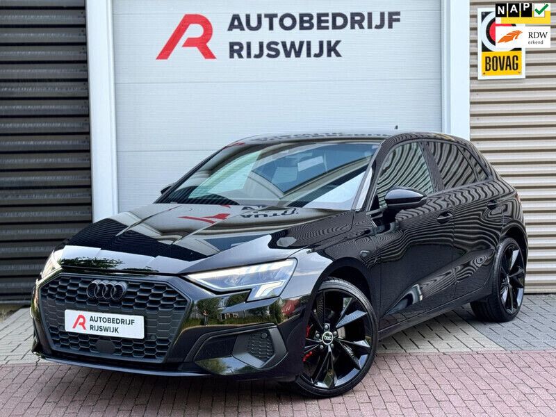 Zwart Gebruikt 2022 Audi A3 Sportback e-tron Premium Sedan | € 29.950 (Eerlijke prijs) - Afbeelding 1/4