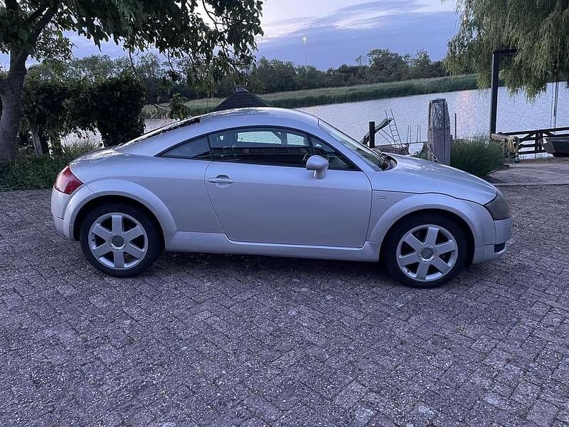 Grijs Gebruikt 1999 Audi TT Coupé | € 2.500 (Eerlijke prijs) - Afbeelding 1/4