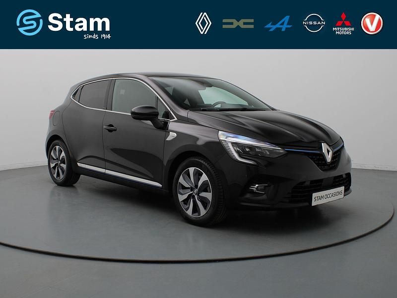 Zwart metallic Gebruikt 2021 Renault Clio V Zen Hatchback | € 17.490 (Eerlijke prijs) - Afbeelding 1/4