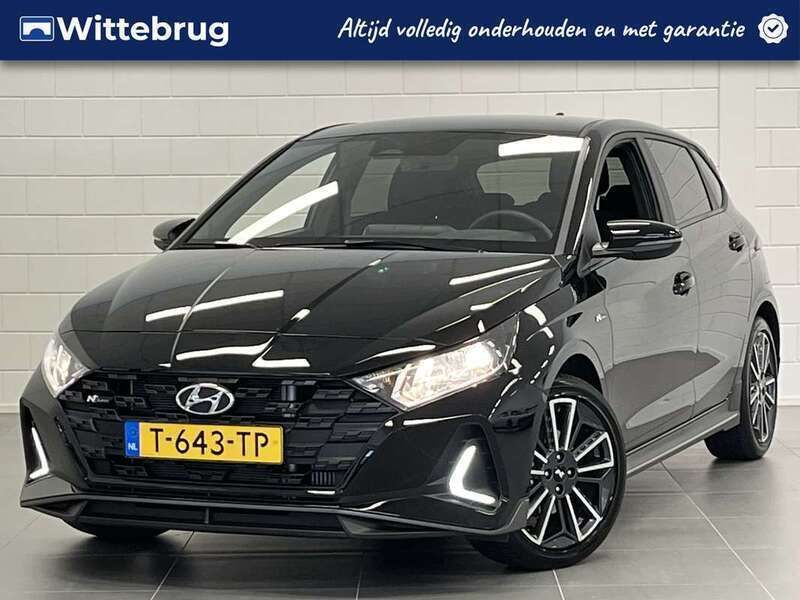 Zwart metallic Gebruikt 2023 Hyundai i20 N Line Hatchback | € 22.925 (Iets duurder) - Afbeelding 1/3