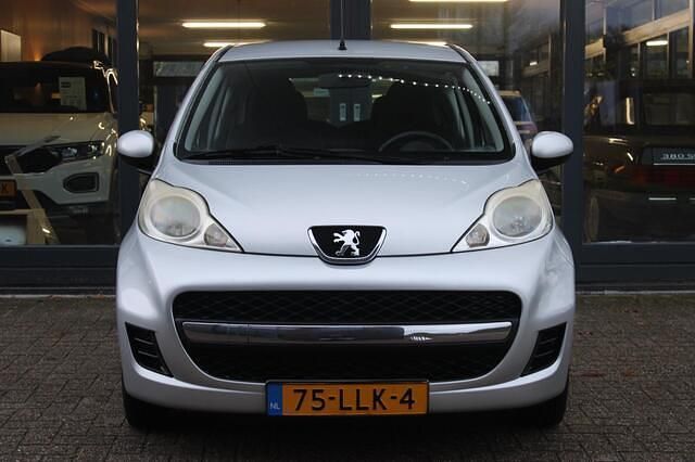 Grijs Gebruikt 2010 Peugeot 107 Hatchback | € 2.495 (Super prijs) - Afbeelding 1/4