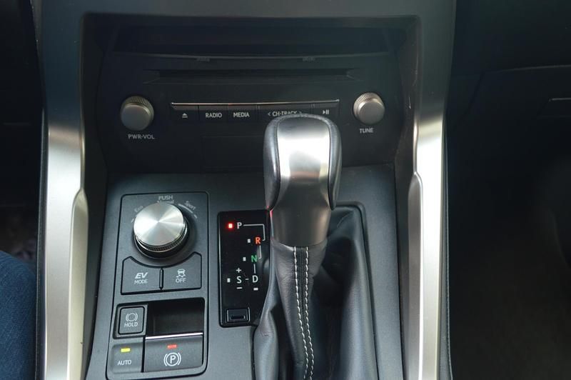 Occasion Lexus NX300h Luxury Line 197 PK (144 kW) 2018 Zwart SUV