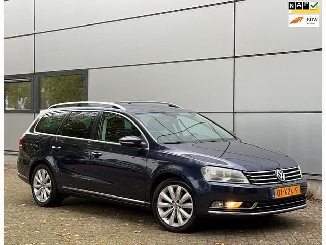 Blauw Gebruikt 2012 VW Passat Executive Stationwagen | € 6.400 (Goede deal) - Afbeelding 1/4