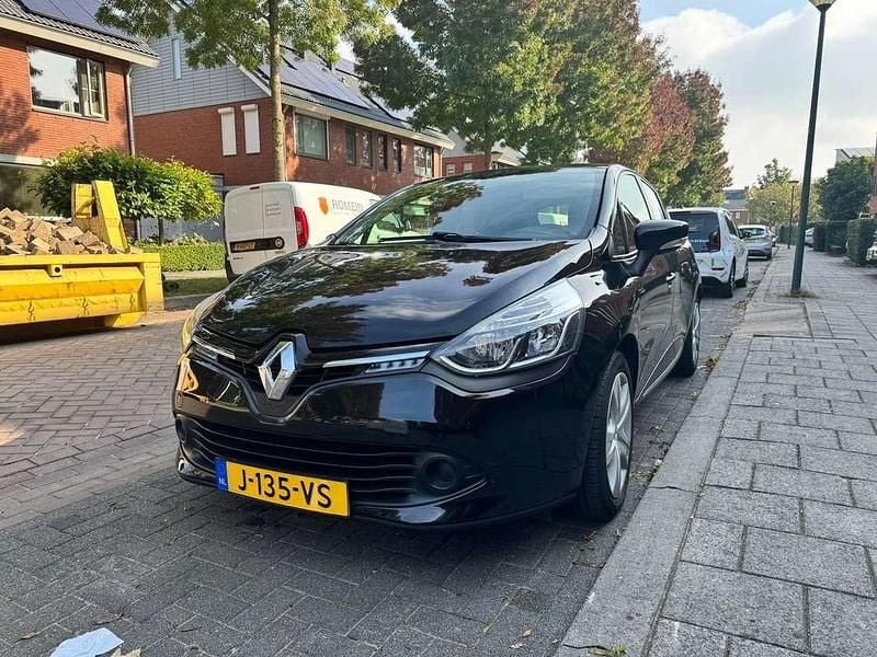 Zwart Gebruikt 2015 Renault Clio IV Hatchback | € 5.995 (Eerlijke prijs) - Afbeelding 1/4