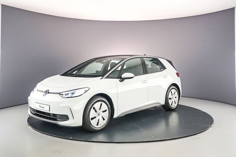 Zwart Nieuw 2024 VW ID.3 Pure Hatchback | € 33.900 (Eerlijke prijs) - Afbeelding 1/4