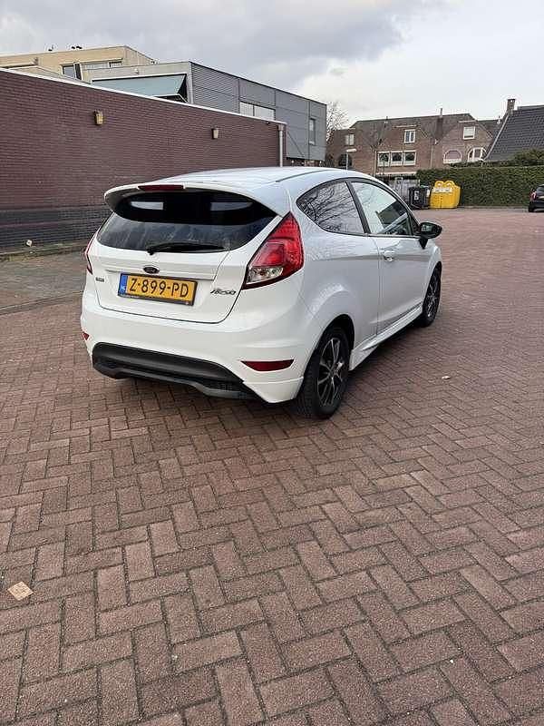 Occasion Ford Fiesta Titanium 101 PK (74 kW) 2014 Wit Hatchback
